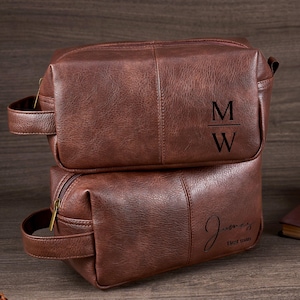 Customizable Groomsmen Toiletry Bag for Men - PU Leather Travel Organizer with Strap, Engraved Wedding Gift Set, Durable Wash Bag, Brown