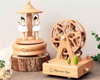 Aangepaste houten muziekcarrousel met naam | Gepersonaliseerde gegraveerde muziekdoos | Aandenken voor babyshower, nieuwe moeder, babymeisje of jongen