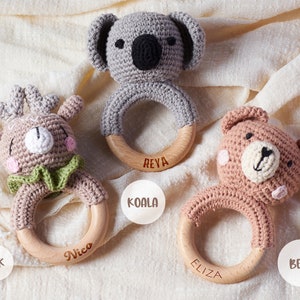 Personalized Animal Crochet Rattle, Custom Baby Shower Gift, Wooden Rattle Ring with Engraved Baby Name, Newborn Gift, Gift for Nephew Niece