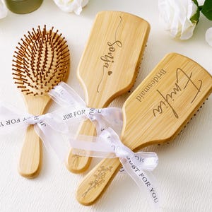 Custom Bridesmaid Wood Combs with Names, Bridal Shower Gifts, Wedding Party Favors, Bachelorette Gifts, Anniversary Keepsakes,Gift for Girls