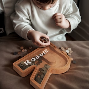 Banque de pièces initiale personnalisée, tirelire de nom en bois, banque de pièces personnalisée, boîte d'argent initiale pour garçons et filles, cadeau de chambre d'enfant, cadeau de nouveau-né image 3