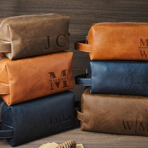 Trousse de voyage en cuir gravée au laser - Trousse de toilette personnalisée pour les anniversaires, les garçons d'honneur ou pour lui