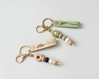Porte-clés personnalisé en perles pour elle, breloque marguerite personnalisée, porte-clés en similicuir, cadeau attentionné pour un anniversaire, l'obtention d'un diplôme ou un professeur