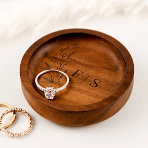 Plato de madera personalizado para anillos, porta anillos de boda, bandeja para anillos de boda, porta anillos de compromiso, regalos de aniversario, regalos florales para nacimientos.
