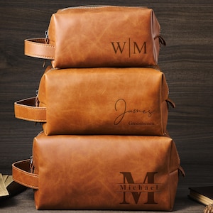 Lasergegraveerde lederen reisset met naam, aangepaste lederen dopp-kit voor heren, accessoire, jubileumcadeau voor hem, afstudeercadeau voor hem