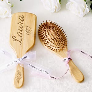Custom Wooden Bridesmaid Combs, Personalized Hair Brushes, Wedding Party, Bridal Shower Gift, Bachelorette Presents,Anniversary Gift for Her