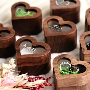 Aangepaste houten huwelijksceremonie ringdoos met acryl deksel, gepersonaliseerde gegraveerde verlovingsringdoos, hart ringdrager voor jubileumcadeau