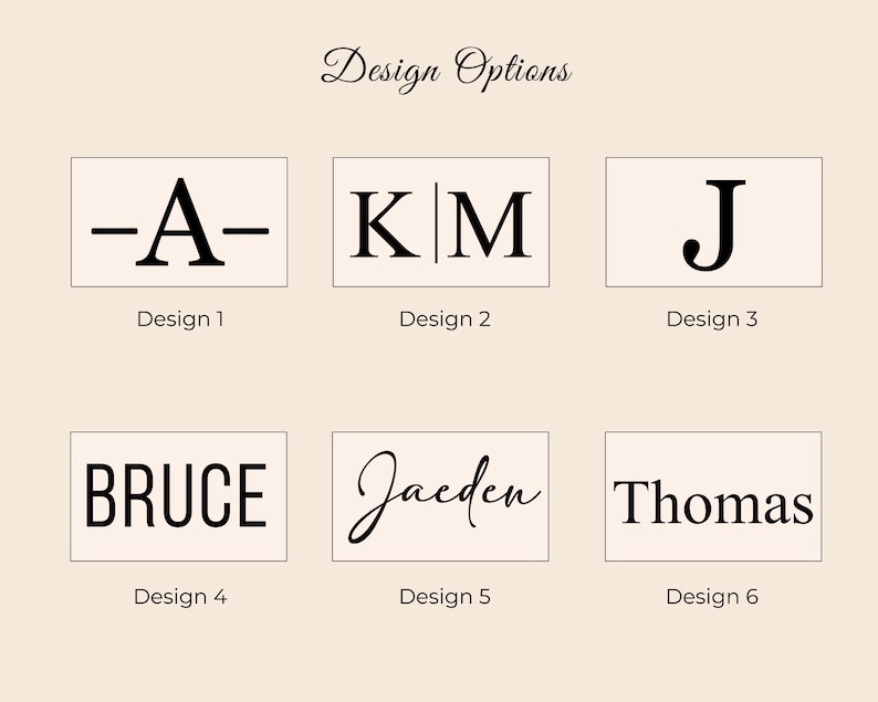 Puede incluir: Seis opciones de dise&ntilde;o diferentes para una placa de nombre personalizada. Los dise&ntilde;os incluyen una sola letra con guiones, dos letras con un divisor, una sola letra, un nombre en may&uacute;sculas, un nombre en cursiva y un nombre en may&uacute;sculas.