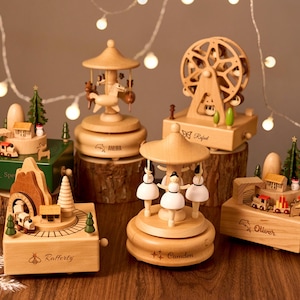 Carrusel musical de madera grabado / Caja de música personalizada de reliquia / Regalo de baby shower para nueva mamá, regalo de Navidad para bebé
