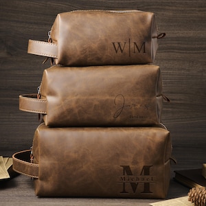 Kit Dopp en cuir monogrammé pour homme, trousse de toilette personnalisée pour homme, cadeau unique pour garçons d'honneur, témoin, mari ou père, cadeau pour lui