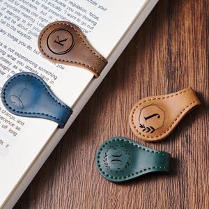Engraved Magnetic Bookmark – Custom Leather Magnet Book Clip, Design with Name or Initials, Unique Book Accessories for Him or Her