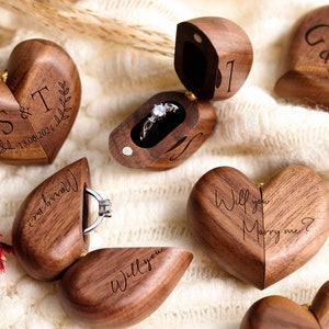 Aangepaste hartvormige houten ringhouder, gepersonaliseerde trouwringdoos, ringdrager, jubileumcadeau voor stel, verlovingsdoos