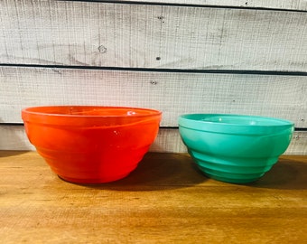 Vintage Jeannette Glass Beehive Nesting Bowls -Green and Red