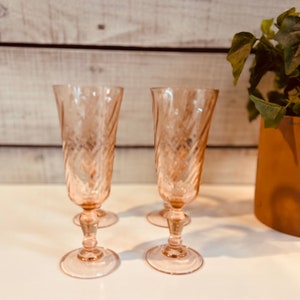 Vintage Arcoroc France Rosaline Blush Pink Swirl Champagne Flutes, Set of 4