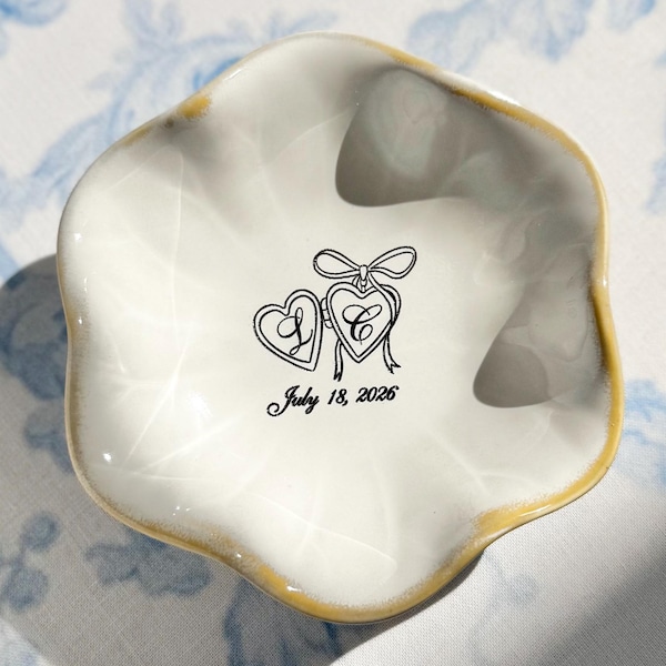 Bride Ring Dish Engraved Jewelry Dish Best Friend Engagement Party Gift Bride to Be Wedding Day Gift to Bride from Mom Bridal Shower Gift