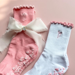 Pilates Sock for Pilates Class Pink Bow Grip Nonslip Sock for Yoga Accessory for Barre Gift for Friend Birthday Pilates Gift for Instructor