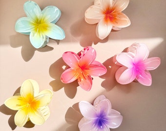 Glossy Hawaiian Flower Hair Claw Clip Hair Accessory for Bridesmaids Plumeria Hibiscus Flower Hair Accessory for Teen Flower Hair Claw Clip