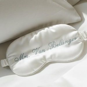 Masque de sommeil fiançailles fiançailles cadeau unique meilleure amie douche nuptiale future Mme masque pour les yeux en soie nom en vrac cadeau de mariage enterrement de vie de jeune fille