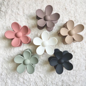 Mini Pearl Hair Tiny Clips Cute Little Daisy Hair Claws Korean Hairpin Hair  Barrette Bridesmaid Flower Girl Accessory Mini Elegant Side Clip 