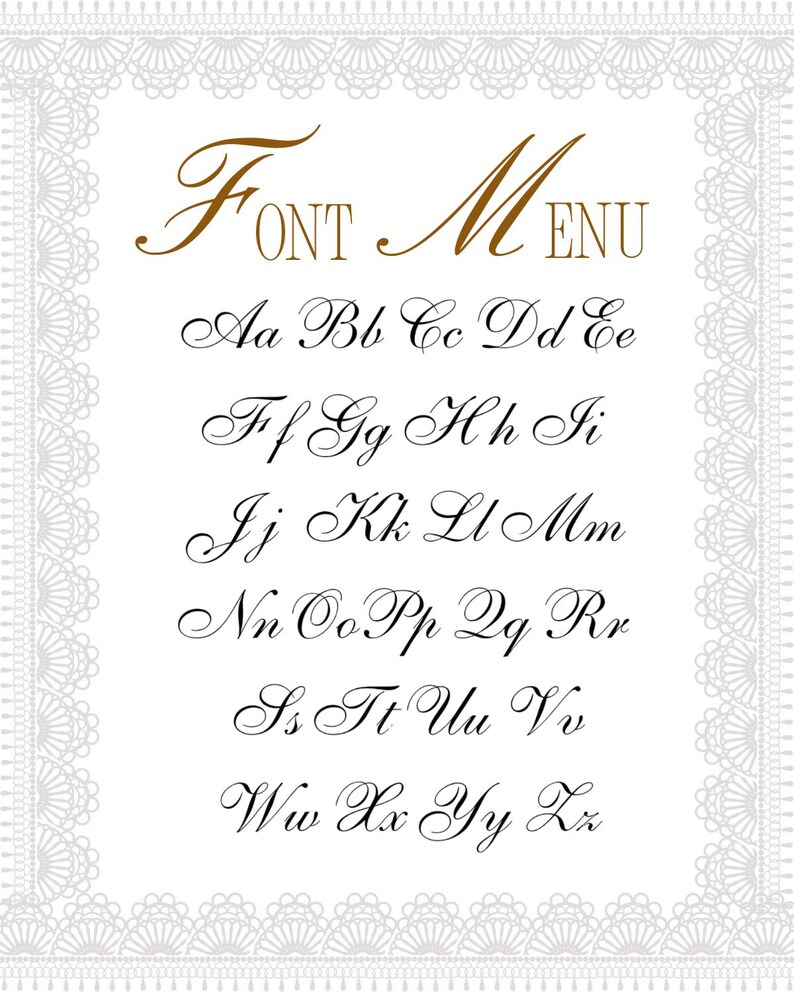 Puede incluir: Un men&uacute; de fuentes que muestra el texto FONT MENU en escritura dorada en la parte superior, seguido del alfabeto completo en may&uacute;sculas y min&uacute;sculas en cursiva negra, todo enmarcado por un borde de encaje blanco sobre fondo blanco.