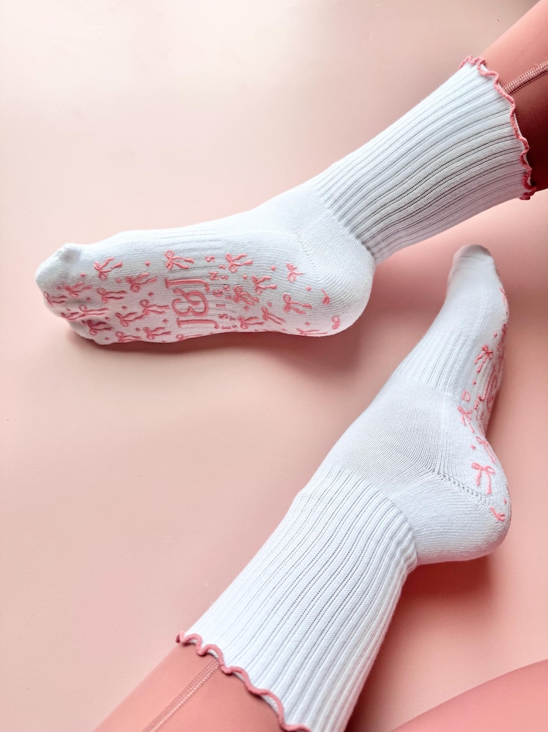 Cute Pilates socks for Pilates class featuring pink bow design with non slip grip perfect yoga socks for women ideal for barre studio sessions thoughtful gift for Pilates friend birthday gift idea for Pilates instructor stylish and functional Pilates grip socks comfortable workout socks for yoga Pilates and barre fitness socks with grips for women adorable pink Pilates socks great gift for fitness enthusiasts unique Pilates accessories for her must have socks for reformer class grip sock Pilates