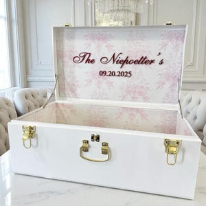 Trunk Grand White Bride Wedding Memory Keepsake Box for Wedding Dress Storage Chest Gift to Step Daughter for Engagement Gift for Couple