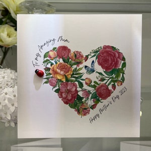 Tarjeta del Día de la Madre, Tarjeta del Día de la Madre hecha a mano con corazón floral y mariquita, Tarjeta de lujo del Día de la Madre, Tarjeta especial del Día de la Madre, Mamá increíble