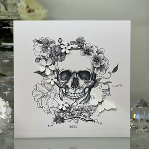 Totenkopf Muttertagskarte, handgemachte Muttertagskarte, Totenkopf mit Edelsteinen & 3D Schmetterlingen, Luxus Muttertag, besondere Mama, schwarz weiß