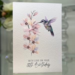 Carte 80e anniversaire, 80e carte personnalisée, 80e carte, 80e anniversaire, carte 80e anniversaire, carte 80e luxe, souvenir 80e, fleurs gemmes, carte colibri