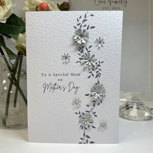Moederdagkaart, handgemaakte moederdagkaart, hand verfraaid, speciale moederkaart, 3d papieren bloemen, gepersonaliseerde moederkaart, beste moederkaart