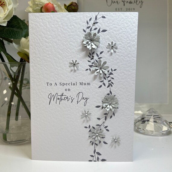 UK Greetings Biglietto Festa Della Mamma – Fiori Con Lamina Oro E Rilievo – Con Busta