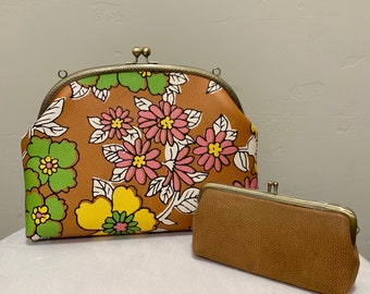 Vintage Style Handcrafted Genuine Leather Floral Printed Kisslock Handbag Set Includes 3 Strap Styles