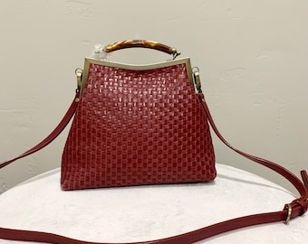 Burgundy Woven Cowhide Handmade Double Kisslock Handbag, Distressed Woven Leather Top Handle Bag, Vintage Style Cowhide Crossbody Bag