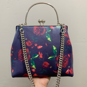 Bolso de mano de piel auténtica con estampado floral morado, bolso tipo cartera con asa superior de metal y estampado de rosas, bolso de hombro de piel de vaca, bandolera de piel