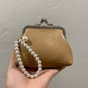 Vintage Handsewn Genuine Cowhide Kisslock Wristlet / Wallet / Monedero