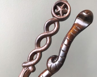 Handgemaakte houten toverstafset: toverstokjes ster en slang