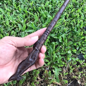 Hand-carved Wooden Wands - Handcrafted Wolf Wand, The Wolf wand, Open the door to the wizarding world, Perfect Gift for potterhead