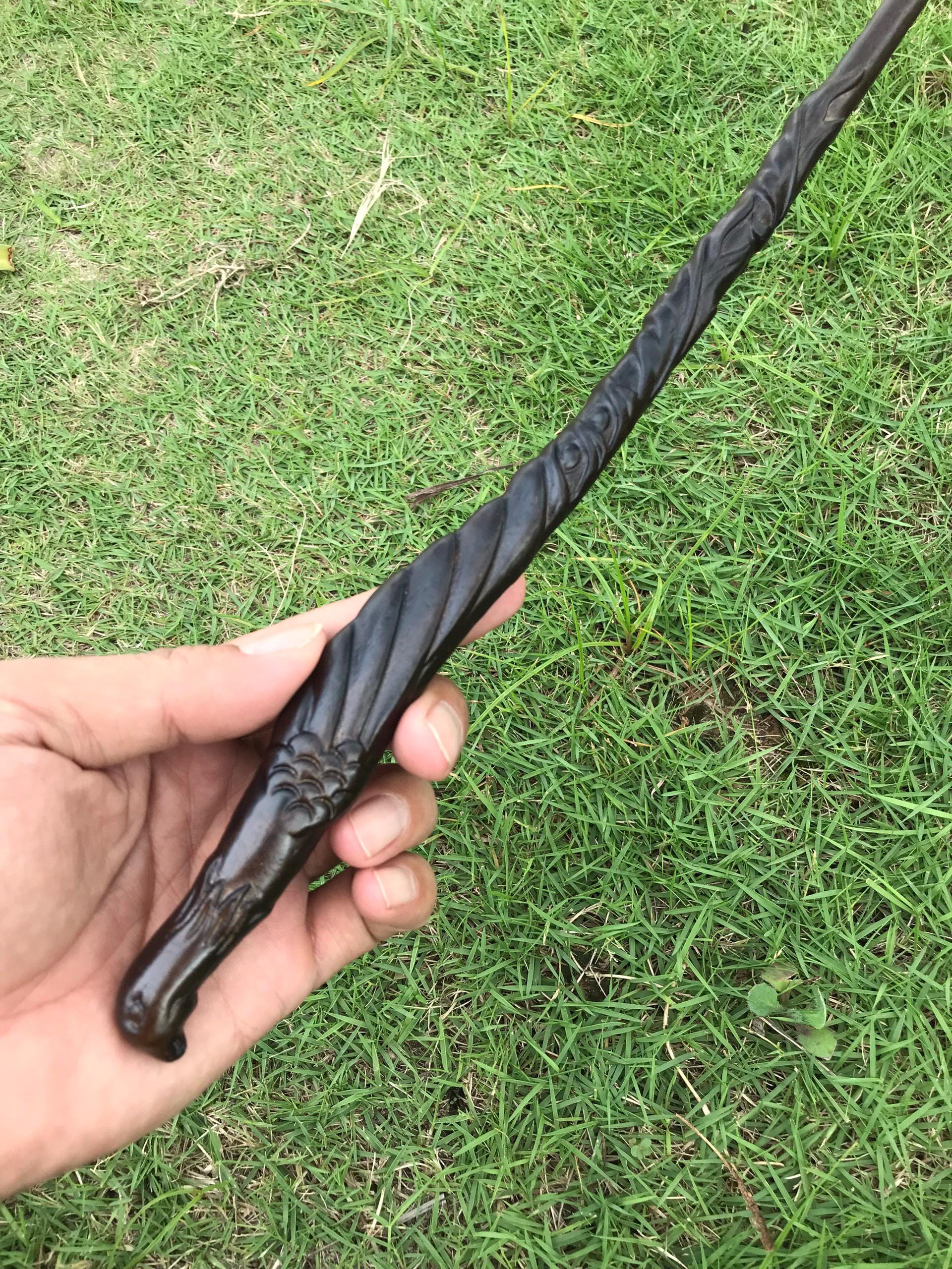 手彫りの木製鳥の杖：黒魔法の杖、15インチ - Etsy 日本