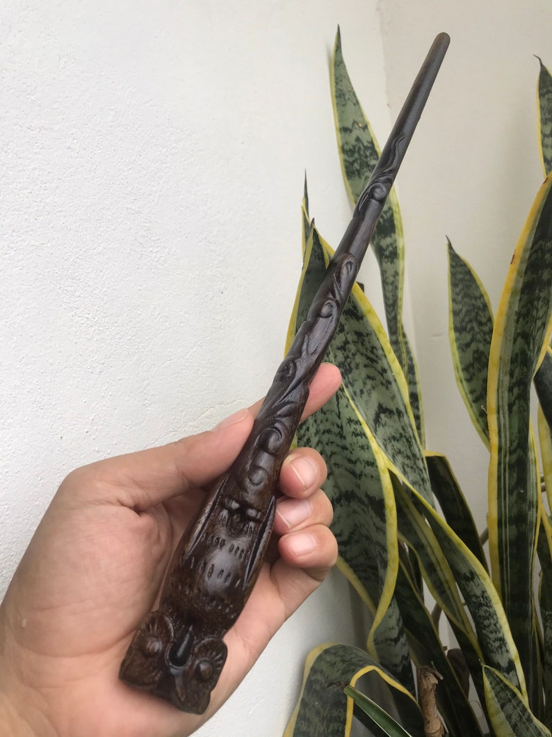Owl wooden wands, Handmade wooden wands, Wood wand, Wizard wand, wooden wand, Gift for Halloween. bild 2
