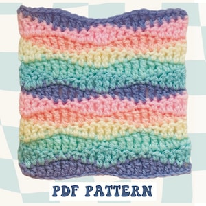 Könnte beinhalten: Ein Häkelmuster mit einem farbenfrohen gestreiften Design und einer welligen Textur. Das Muster ist als PDF-Download verfügbar. Der Text "PDF PATTERN" ist unten im Bild gedruckt.