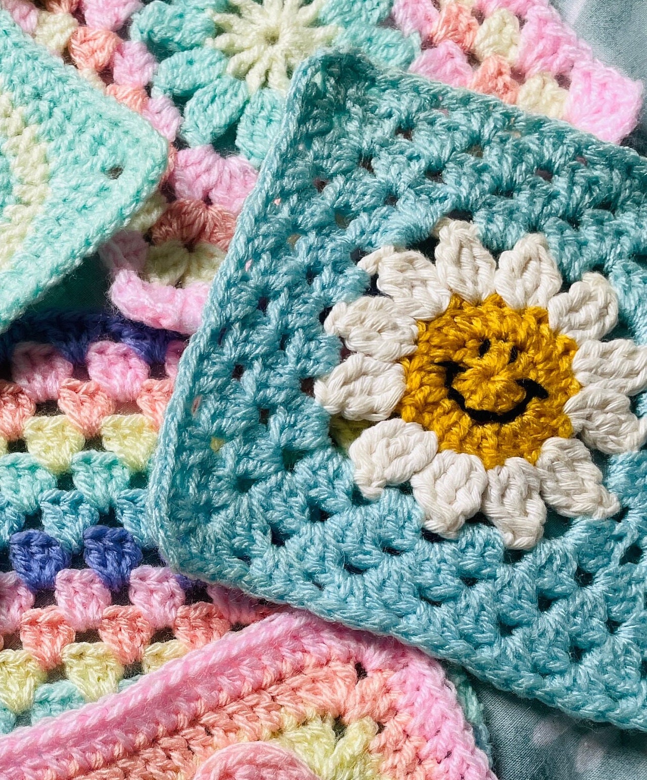 Smiley Face Daisy Granny Square Crochet Pattern: Retro Boho (digital ...