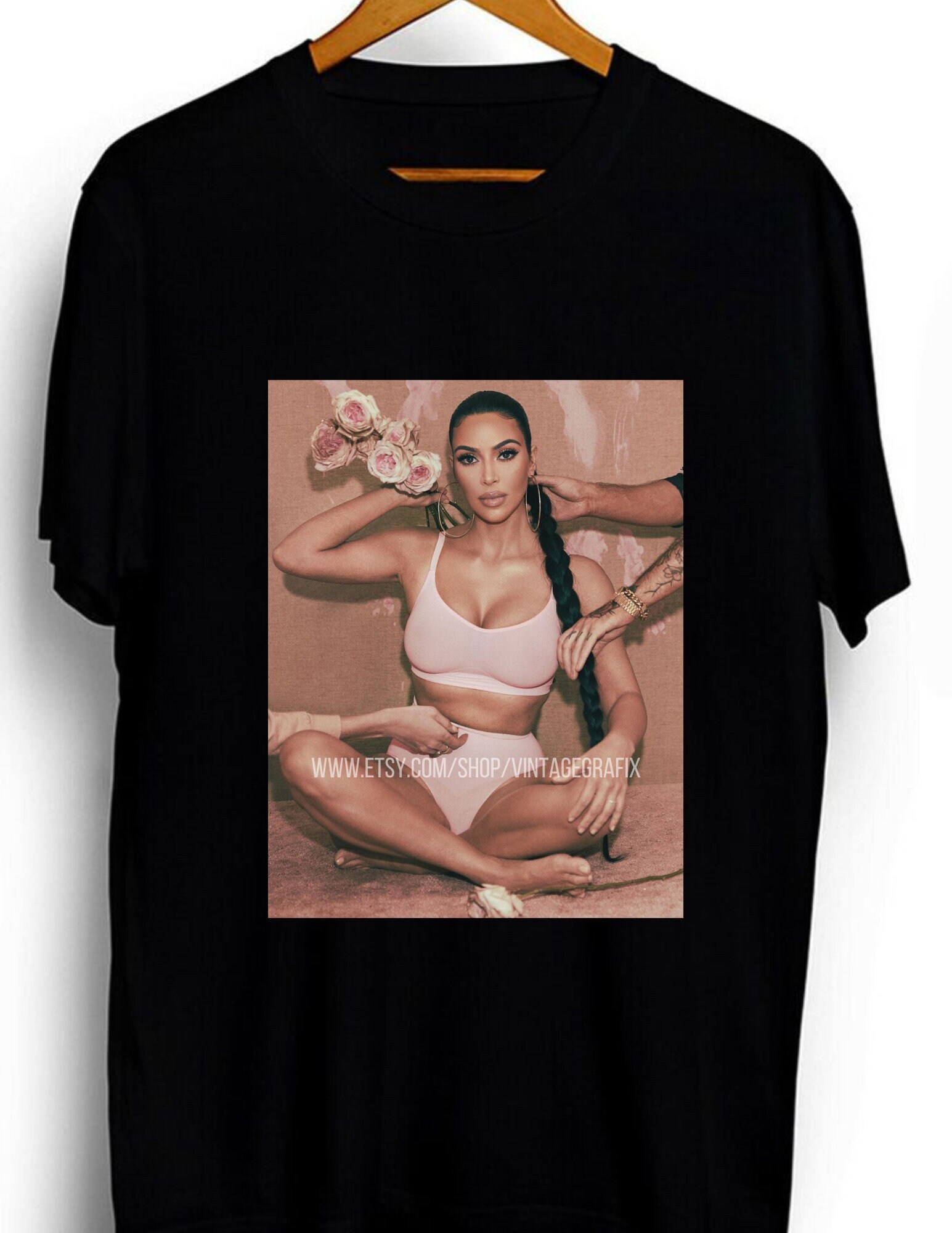 Discover Kim Kardashian Original Vintage T-Shirt / No Ordinary Love Aesthetic T-Shirt