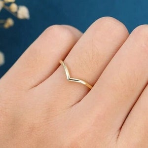 14k Gold Chevron Ring: Solid Stacking Wedding Band