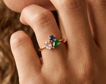 Custom Birthstone Family Ring,Three Stone Ring,Family Gemstone Jewelry,Personalized Gold Mom Ring,Dainty Jewelry Gift,Christmas Gift for Her
