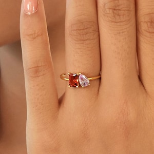 Anpassad ring med två födelsestenar, Anpassad ring med Toi et Moi-ädelstenar, Dubbelring till make/maka, Brudtärnepresent, Jubileumspresent, Julklapp till henne