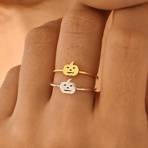 Dainty Pumpkin Ring, Smiling Jack-o-Lantern Ring, Stacking Halloween Ring, Spooky Season, Cute Autumn Jewelry, Gift for Her, Gift for Mom