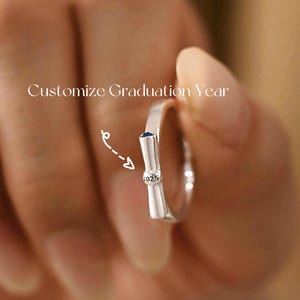 Benutzerdefinierte Abschluss Birthstone Ring, personalisierte Klasse von 2026 Abschlussring, Gravurring, Abschlussschmuck für Frauen, Geschenk für sie