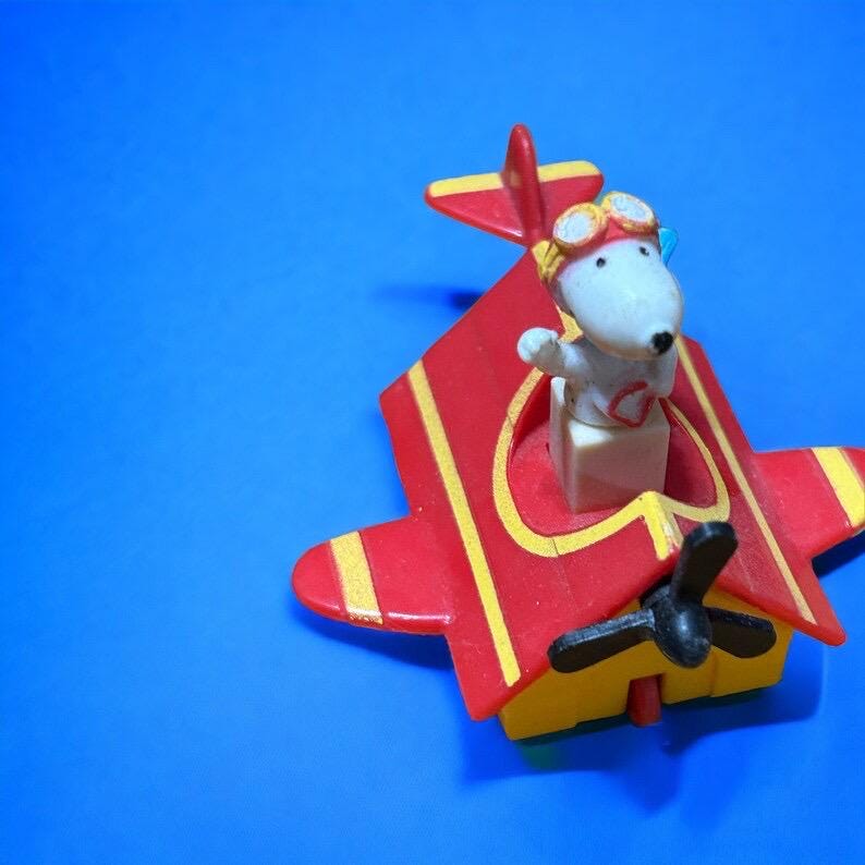 Vintage 1966 Snoopy Pilot Red Baron Doghouse Plane Peanuts Rare