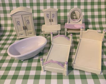 Sylvanian Families Furniture Bedroom Armoire Wardrobe Closet Tub Cabinet Bed Drawer Vanity