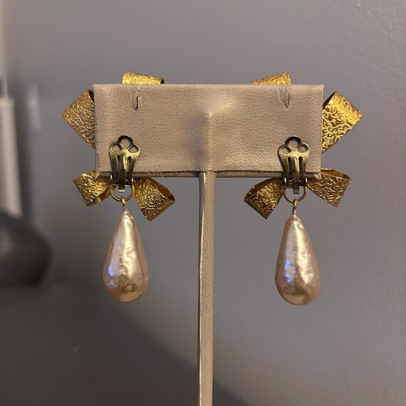 1940s Unsigned Miriam Haskell Bow And Pearl Earri… - image 5